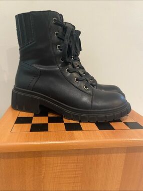 Blondo Promise leather waterproof combat boots lace front side zip size 9.5